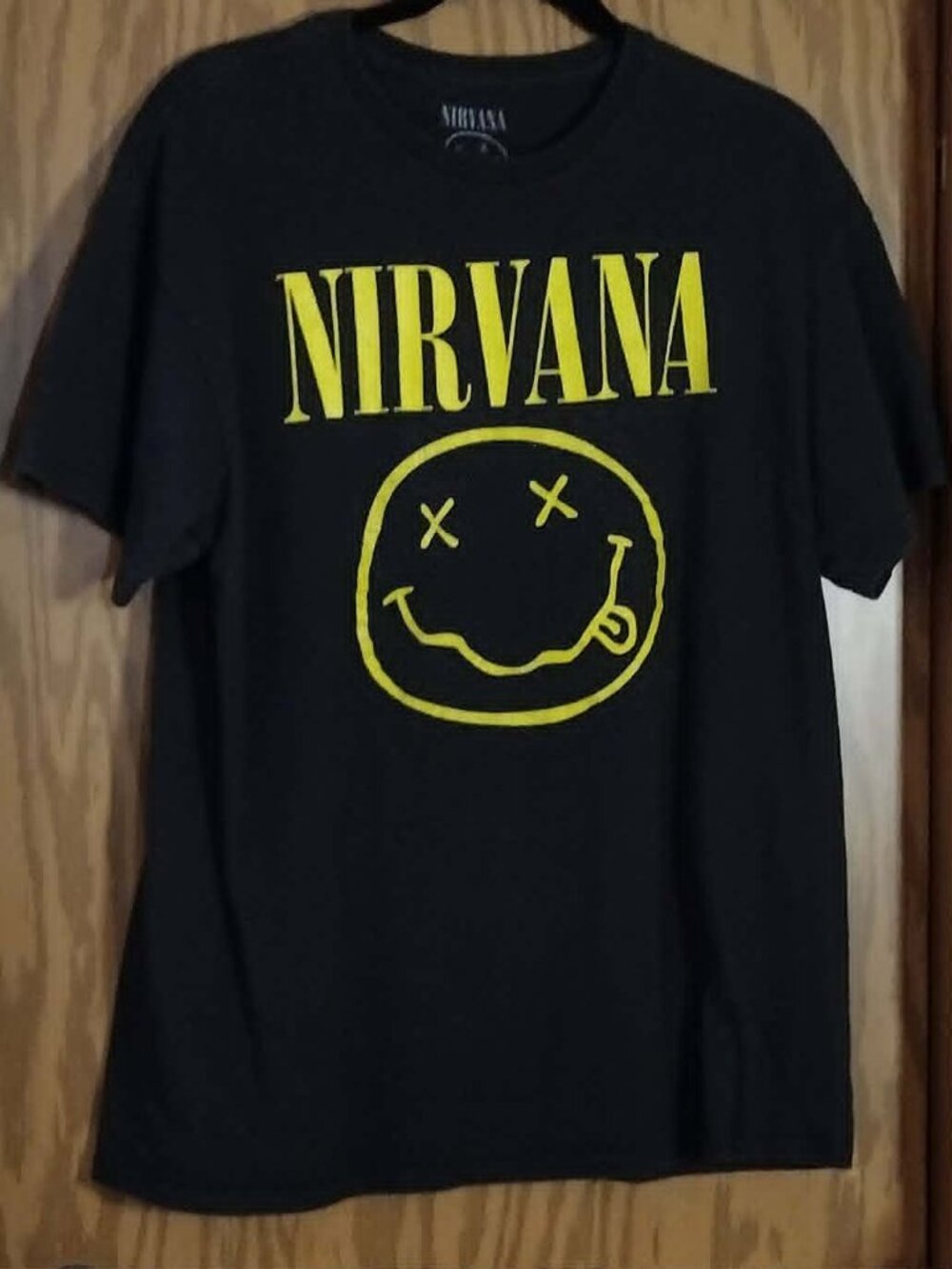 men L - 1991 Nirvana Nevermind Smiley Face Logo short sleeve T shirt